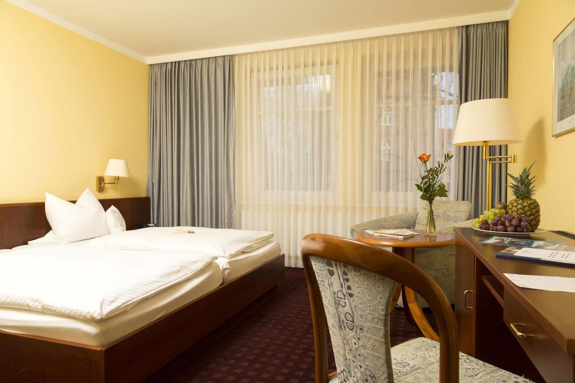Ringhotel Residenz Витмунд Экстерьер фото