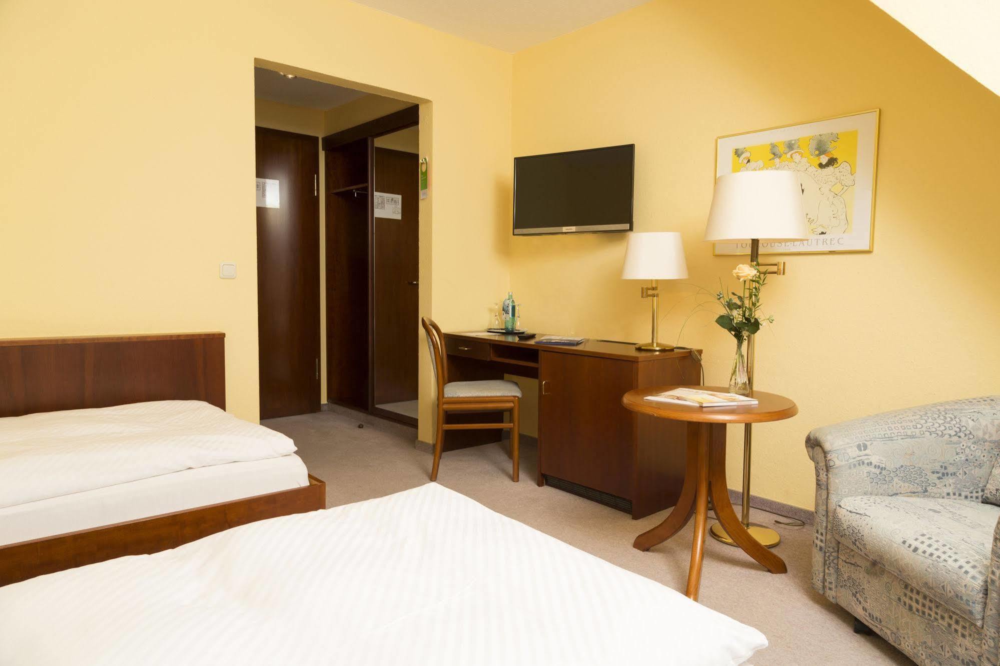Ringhotel Residenz Витмунд Экстерьер фото