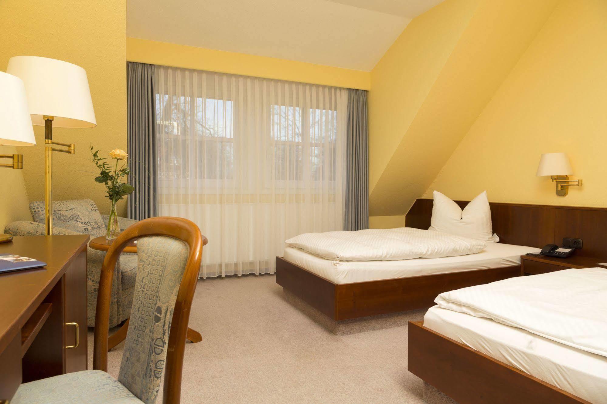 Ringhotel Residenz Витмунд Экстерьер фото